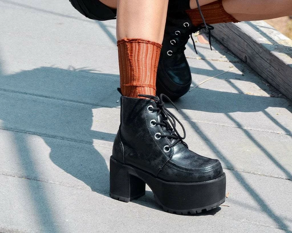 A8663L Distressed Ankle Nosebleed Boot Women