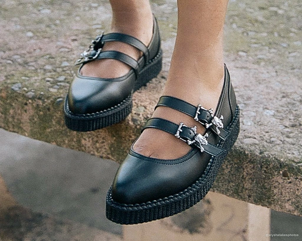 A9652L Black Skull Buckle Pointed Mary Jane Creeper