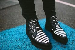 A9659 Women Black & White Stripe 3-Buckle Pointed Boot