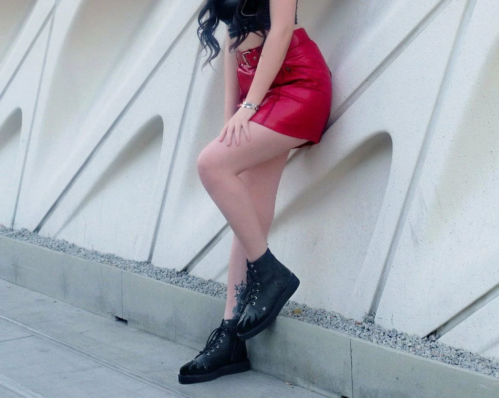 A9802 Black TUKskin⢠& Patent Flame 7-Eye Pointed Boot Women