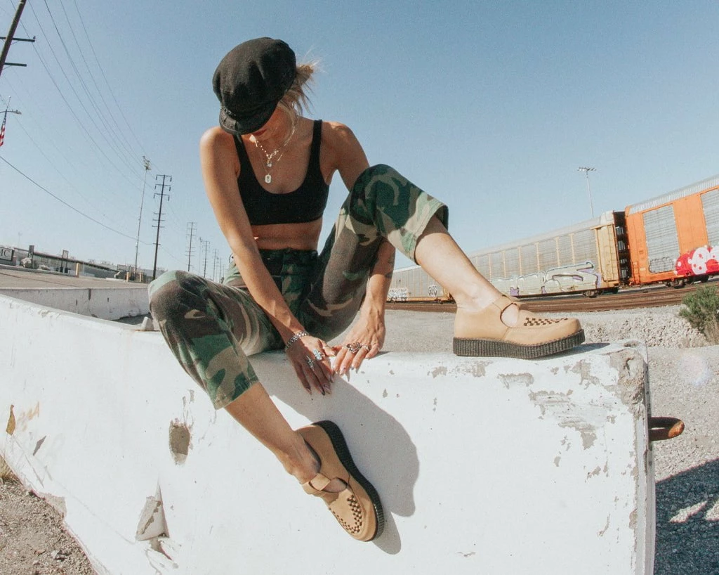 F9955 Women Tan Natural Brush-Off Viva II Sandal