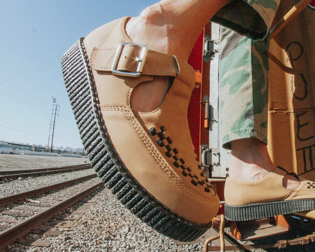 F9955 Women Tan Natural Brush-Off Viva II Sandal