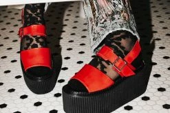 S9965L Women Red Brush-Off Strato Sandal