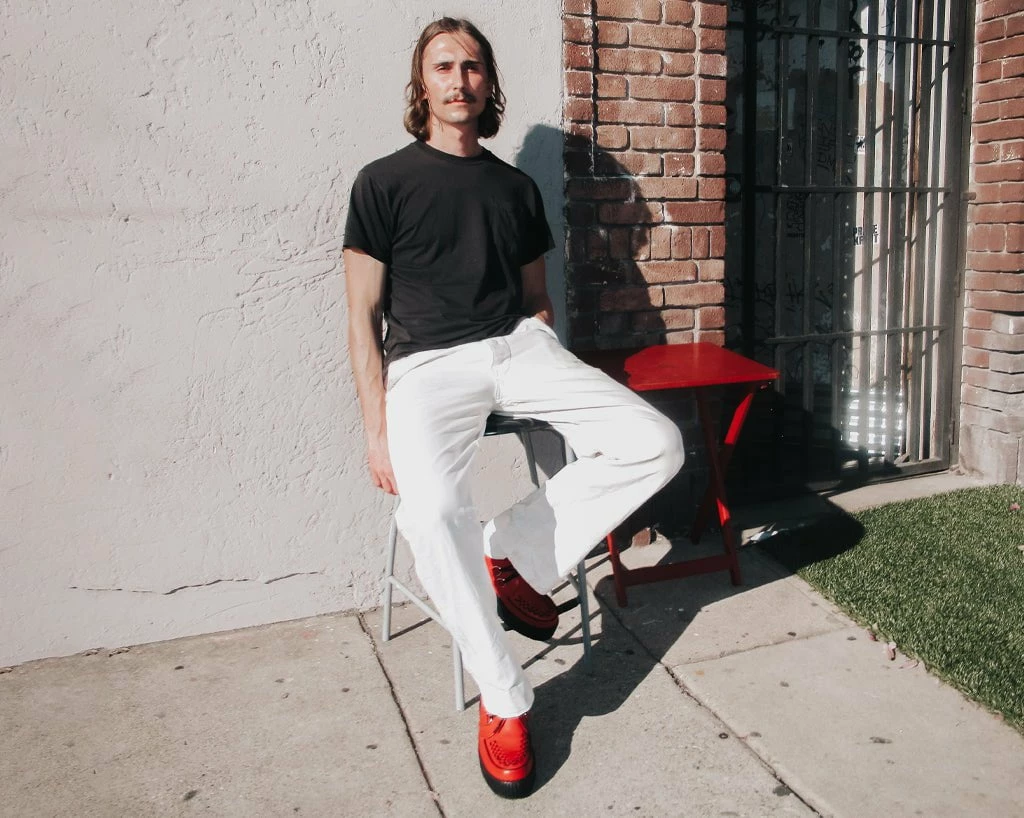 V3010 Women Red Brush-Off Mondo Creeper