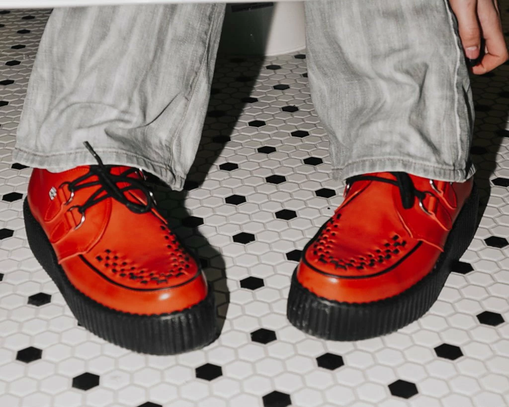 V3010 Women Red Brush-Off Mondo Creeper