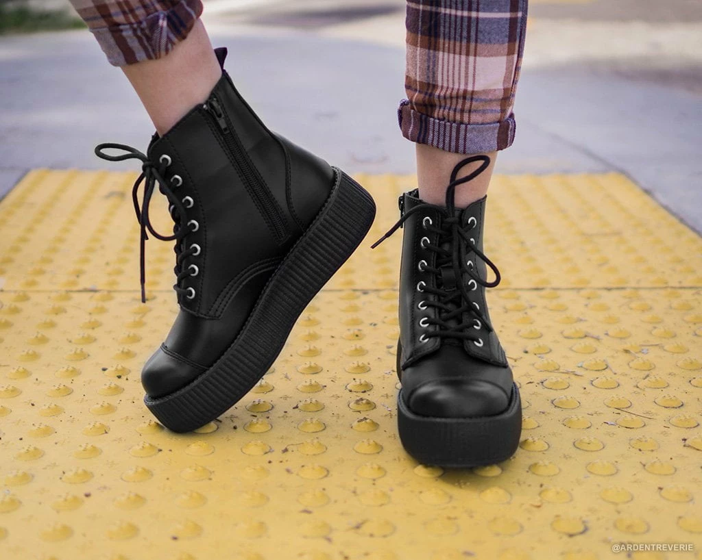 V9480L Black TUKskin⢠Viva Mondo Boot Women