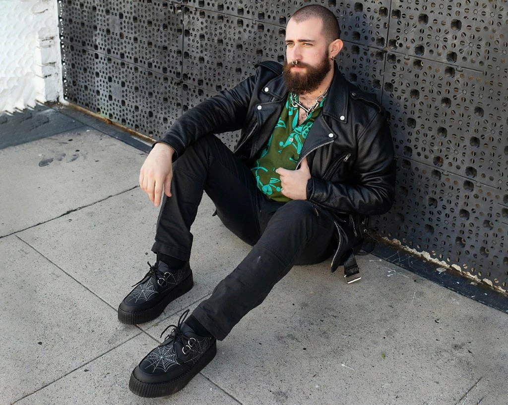 V9745 Black Glow Spiderweb Mondo Creeper Women