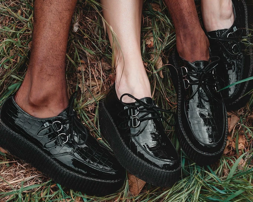 V9895 Black Crocodile Creeper Women