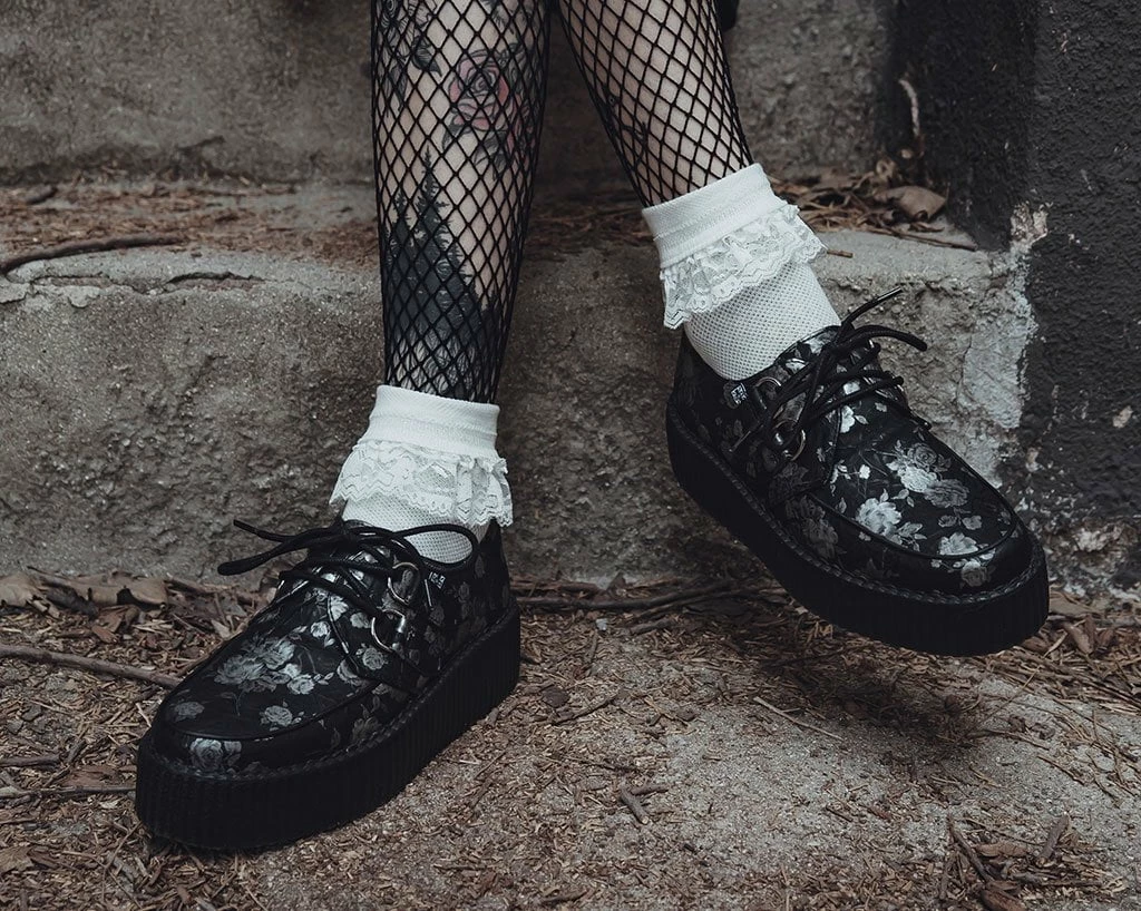 V9923 Black & Silver Rose Print D-Ring Mondo Creeper Women