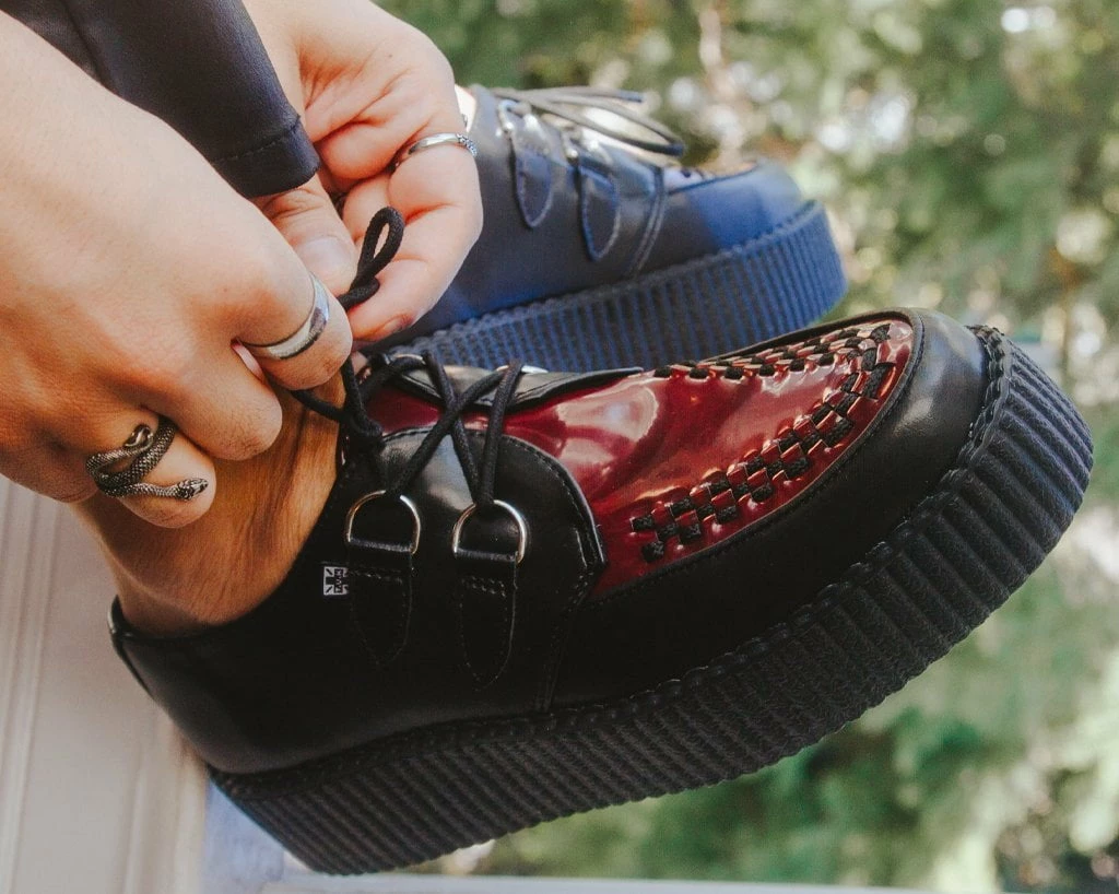 V9977 Black & Burgundy Rub-Off TUKskin⢠Mondo Creeper Women